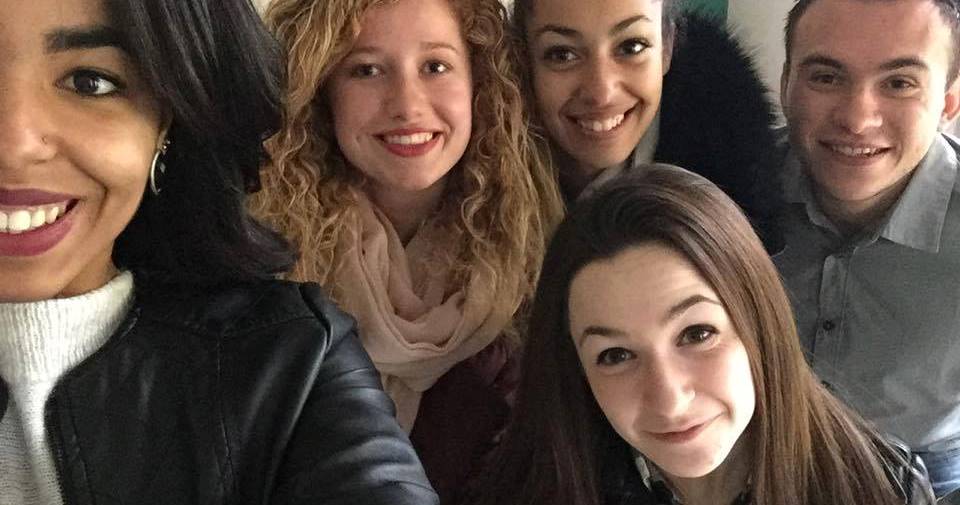 Cinq étudiants solidaires avec le Mali Cinq étudiants solidaires avec le Mali