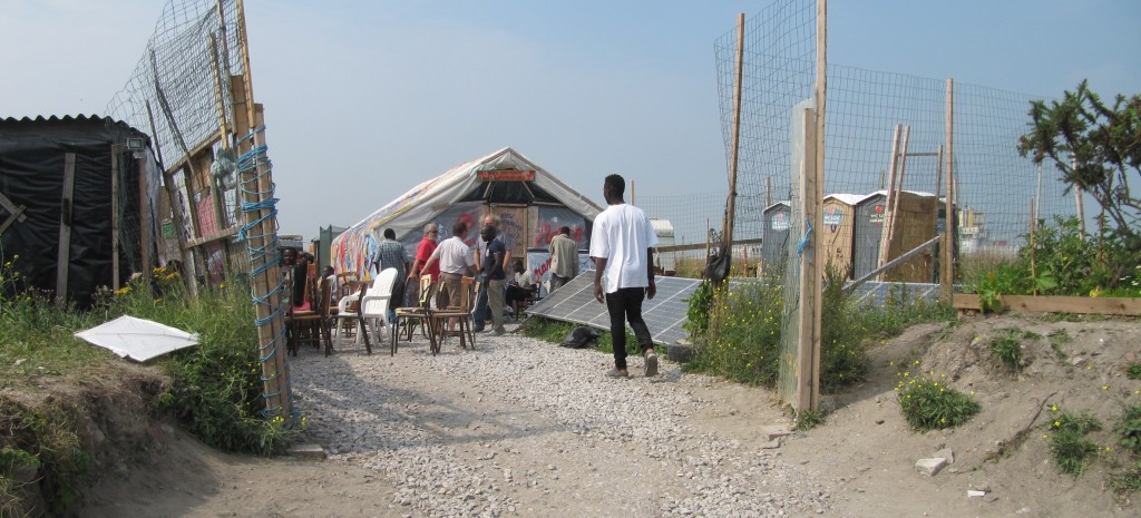 Un été à l'école dans le camp de Calais