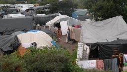 Reportage sur l'accueil improvisé des réfugiés