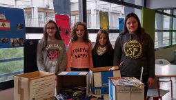 L’éducation à la solidarité doit se vivre dans les classes, mais aussi dans la cour