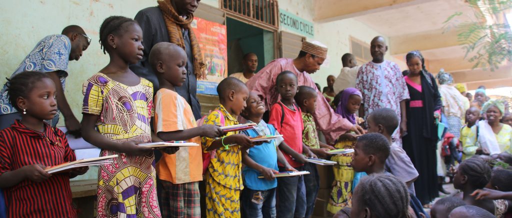 Distribution au Mali : plus de 20 000 élèves bénéficiaires ! Distribution au Mali : plus de 20 000 élèves bénéficiaires !
