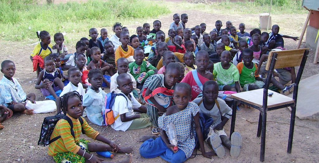 « 90 % de ces enfants n’iraient pas à l’école s’ils n’étaient pas parrainés » « 90 % de ces enfants n’iraient pas à l’école s’ils n’étaient pas parrainés »
