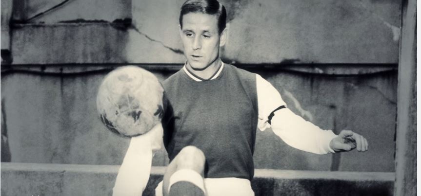 Hommage à Raymond Kopa Hommage à Raymond Kopa