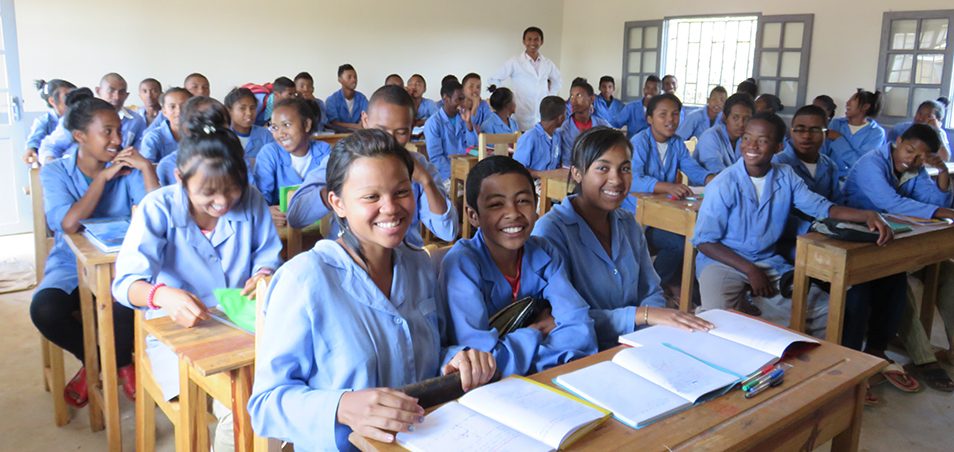 Madagascar : des salles de classe supplémentaires au lycée public de Fenoarivo Madagascar : des salles de classe supplémentaires au lycée public de Fenoarivo