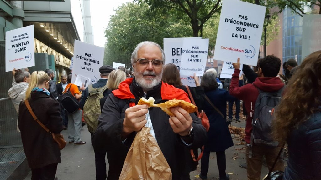 Budget de la solidarité internationale :  asphyxiées, les ONG disent stop aux coupes !