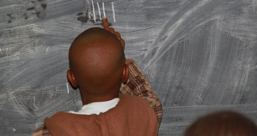Aide à l’éducation dans le monde : la France doit rattraper son retard Aide à l’éducation dans le monde : la France doit rattraper son retard