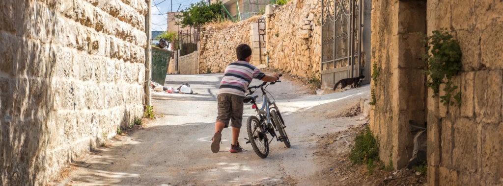 L’éducation de 525 000 enfants palestiniens menacée