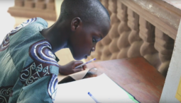 Vidéo : ensemble, soutenons les activités éducatives
