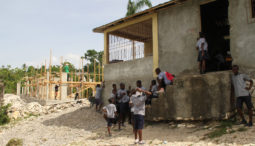 Haïti : reconstruire les écoles isolées