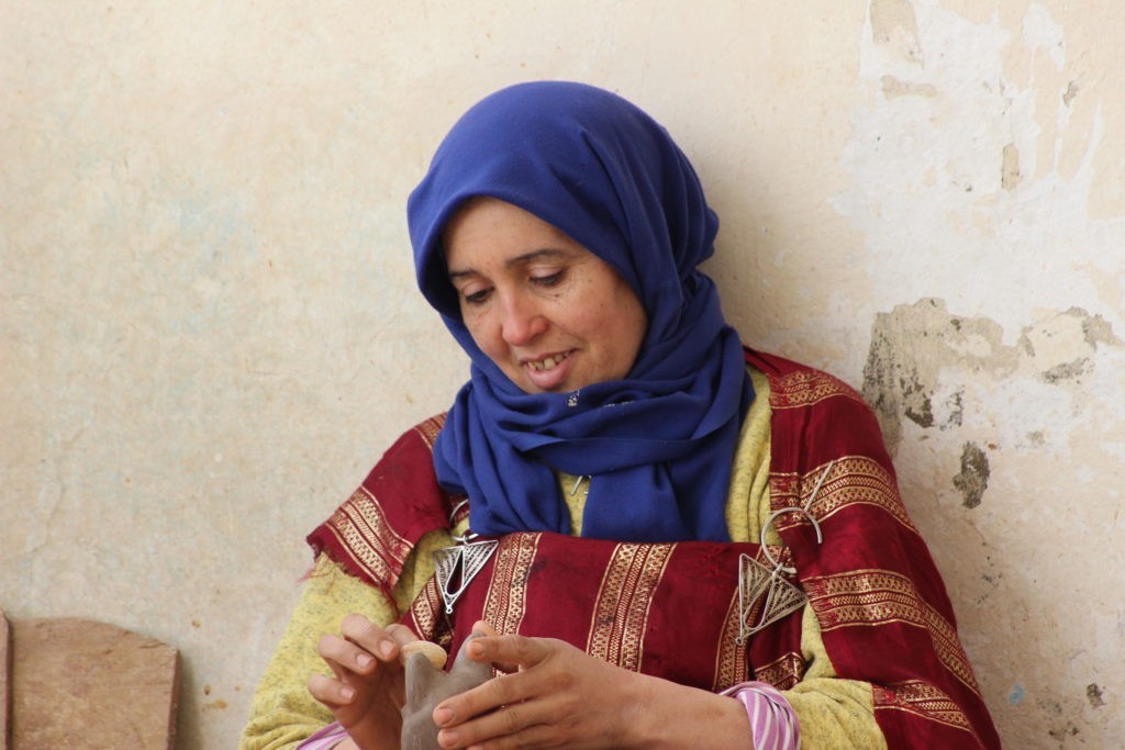 Créative, solidaire et autonome : histoire d’une potière tunisienne Créative, solidaire et autonome : histoire d’une potière tunisienne