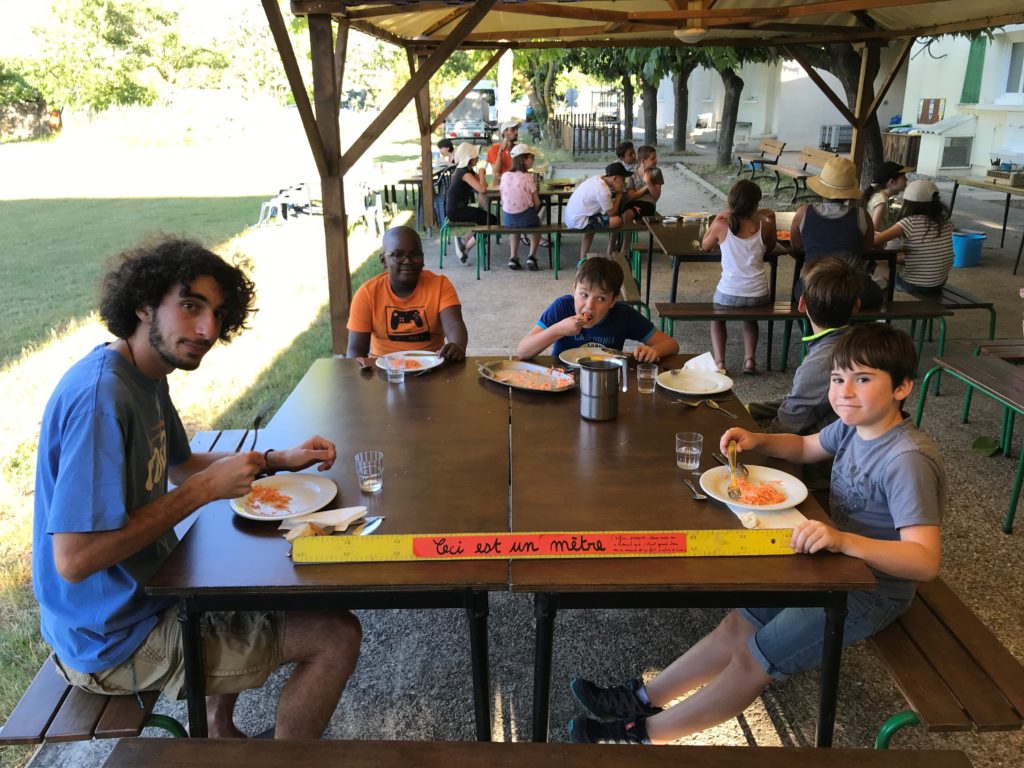 Travailleurs sociaux et éducateurs : des vacances organisées dans l’urgence Travailleurs sociaux et éducateurs : des vacances organisées dans l’urgence