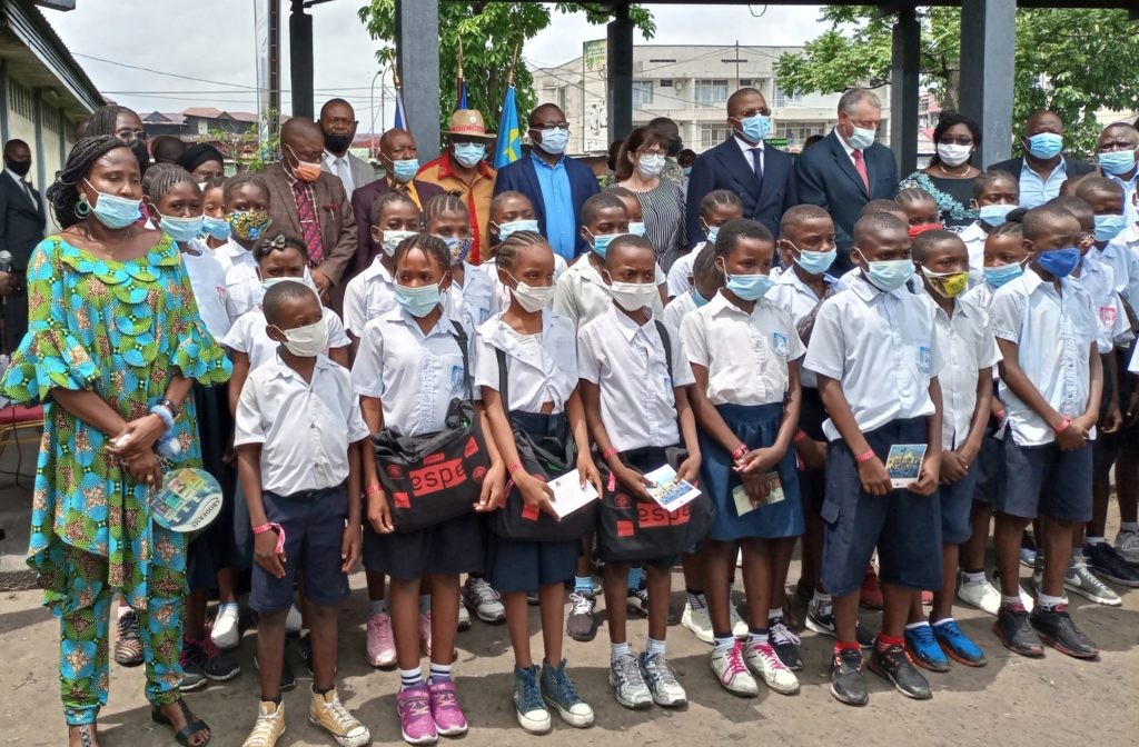 đč #RentrĂ©eSolidaire Congo RDC : 62 Ă©coles bientĂŽt Ă©quipĂ©es ! đč #RentrĂ©eSolidaire Congo RDC : 62 Ă©coles bientĂŽt Ă©quipĂ©es !